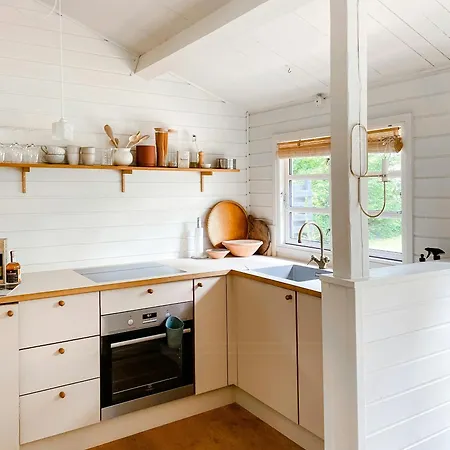 펜션 Idyllic Summerhouse With Beautiful Details Vejby